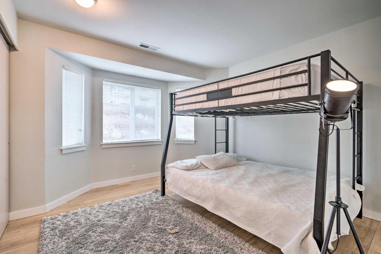 Chic Chelan Condo With Balcony, Walk To Lake And Dtwn! Exterior photo