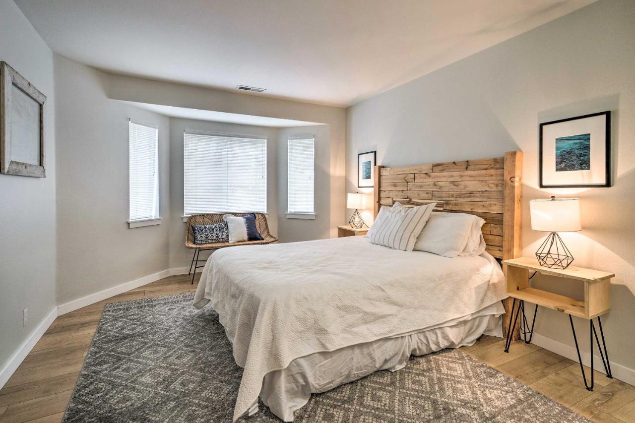Chic Chelan Condo With Balcony, Walk To Lake And Dtwn! Exterior photo